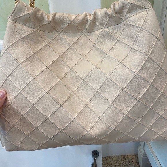 Tory Burch Cream Quilted Shoulder Bag - Picture 2 of 16
